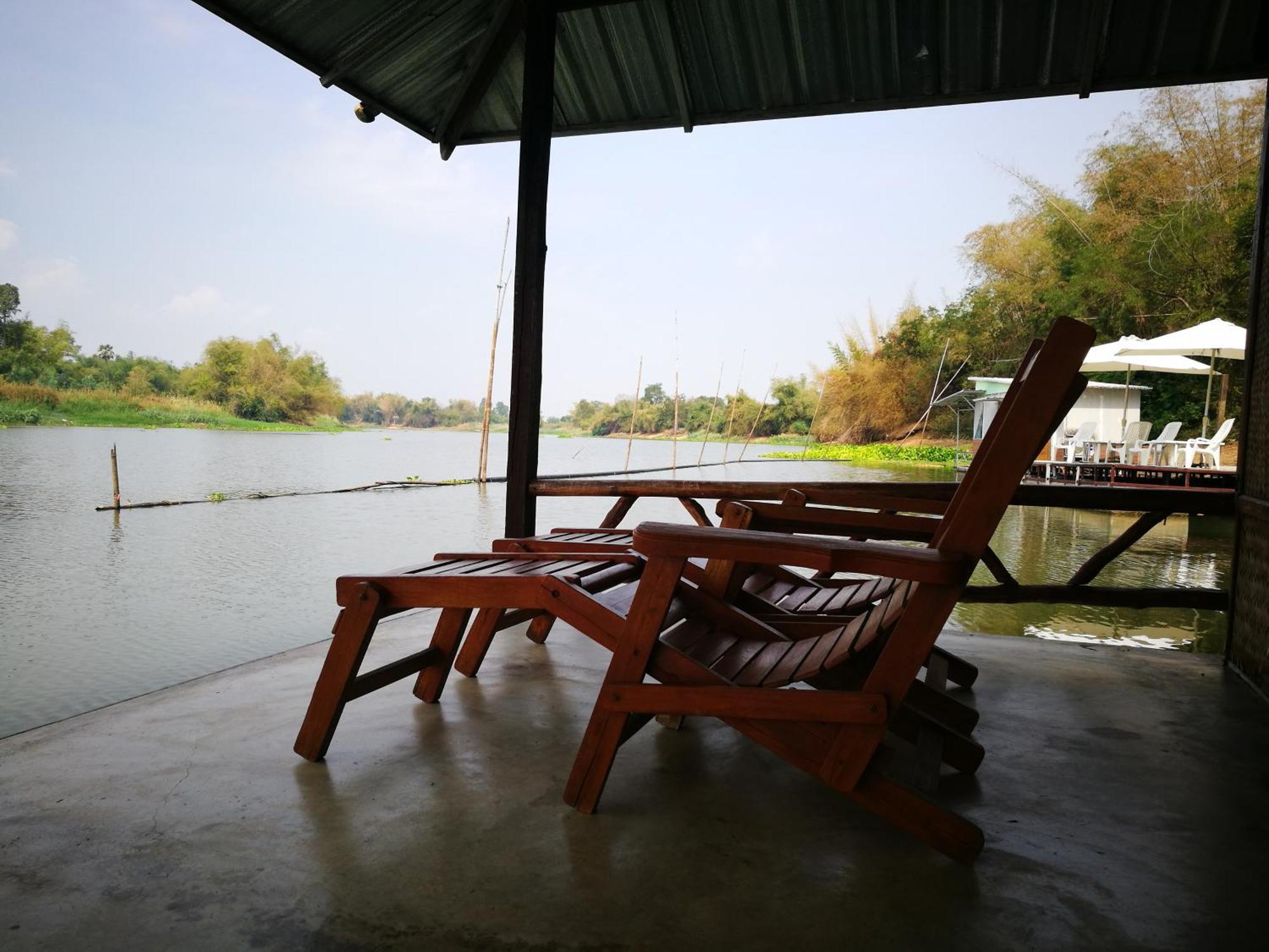 River Marina Resort Uthai Thani Habitación foto